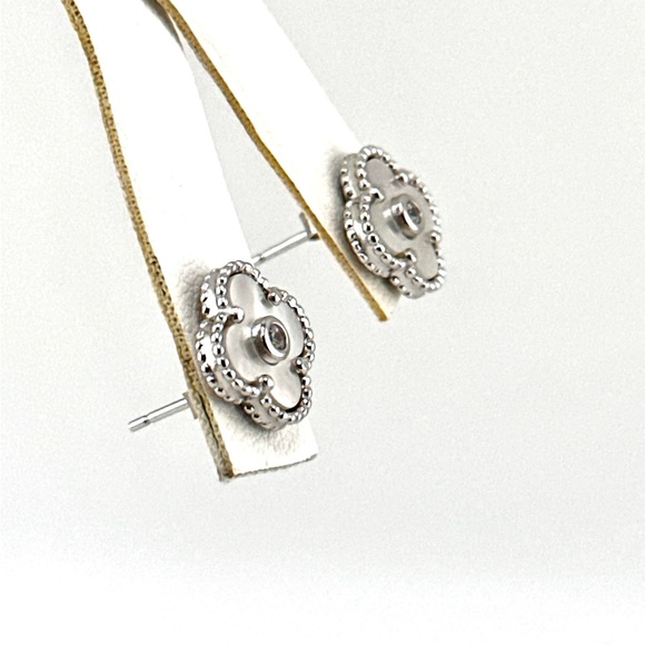 925 Solid Sterling Silver Mother of Pearl Four Leaf Clover Stud Earrings - Picture 2 of 5